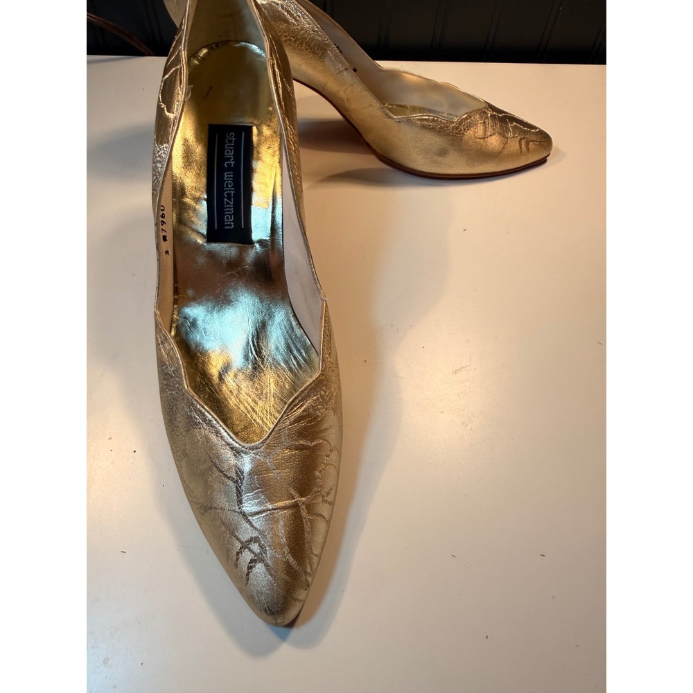 Stuart Weitzman Metallic Gold Floral Scalloped Pointed Toe Pumps Heels 10.5 M